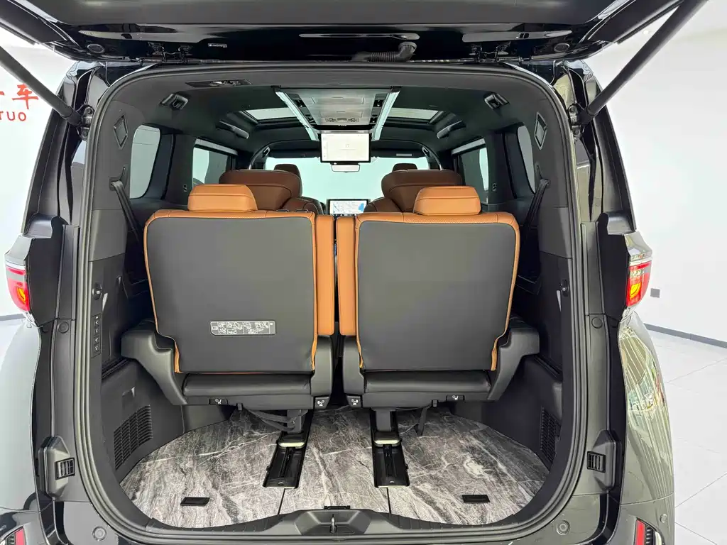 Toyota Vellfire 2024 — фото 11