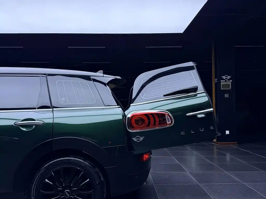 MINI Clubman 2017 — фото 9