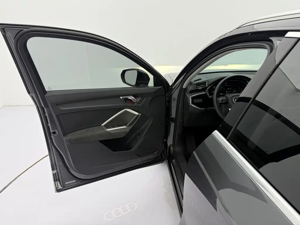Audi Q3 2022 — фото 23