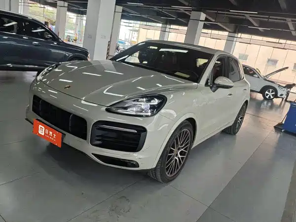 Porsche Cayenne 2022