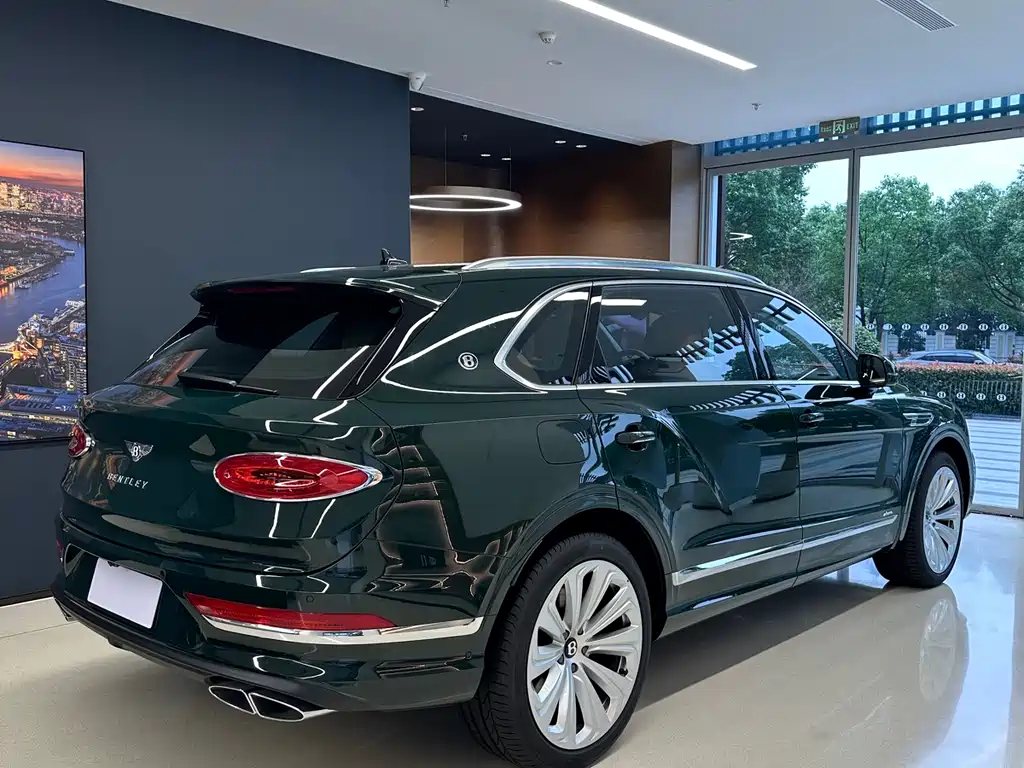 Bentley Bentayga — фото 6