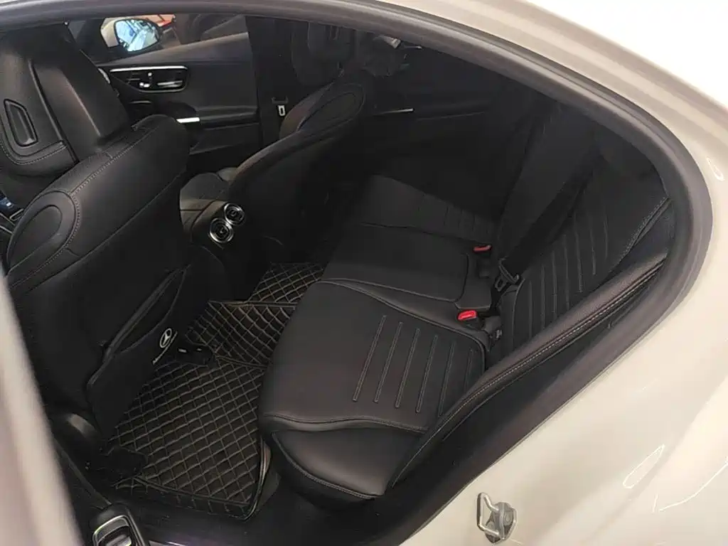 Mercedes-Benz C-Class 2023 — фото 17