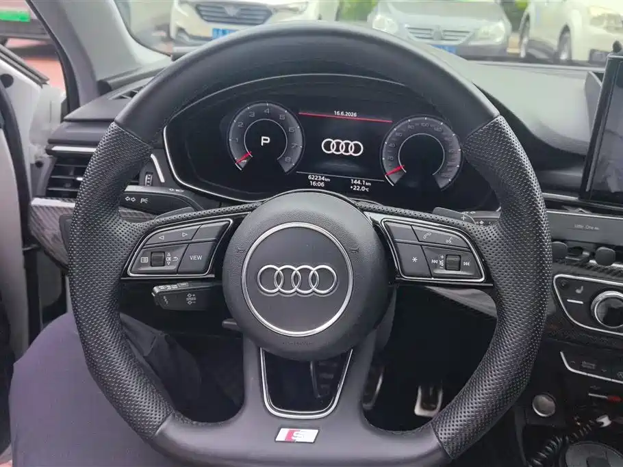Audi A4L 2020 — фото 15