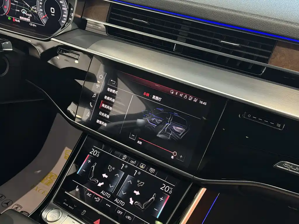 Audi A8 2019 — фото 20