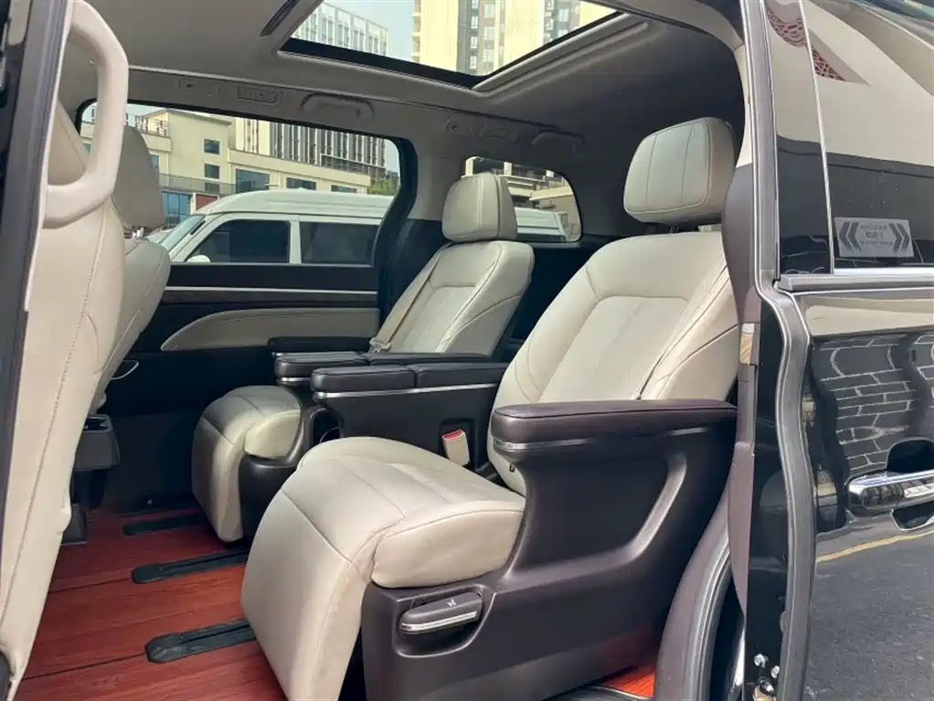 GAC Motor Trumpchi M8 2021 — фото 17