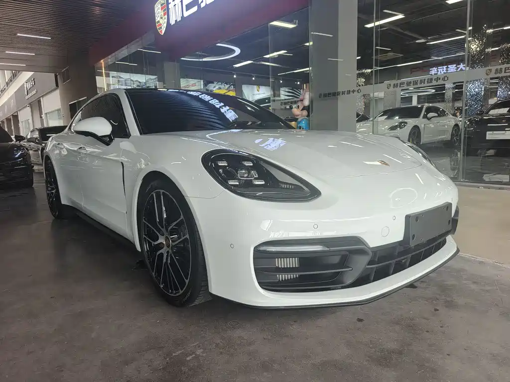 Porsche Panamera 2022