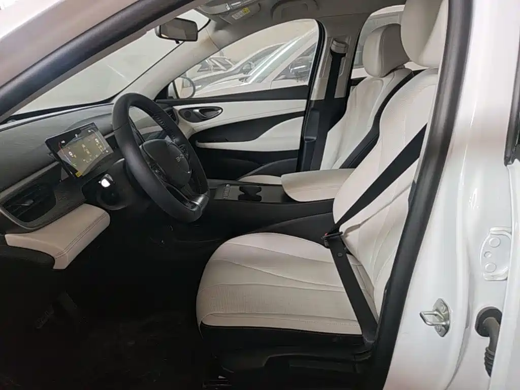 BYD Seal 05 DM-i 2026 — фото 15