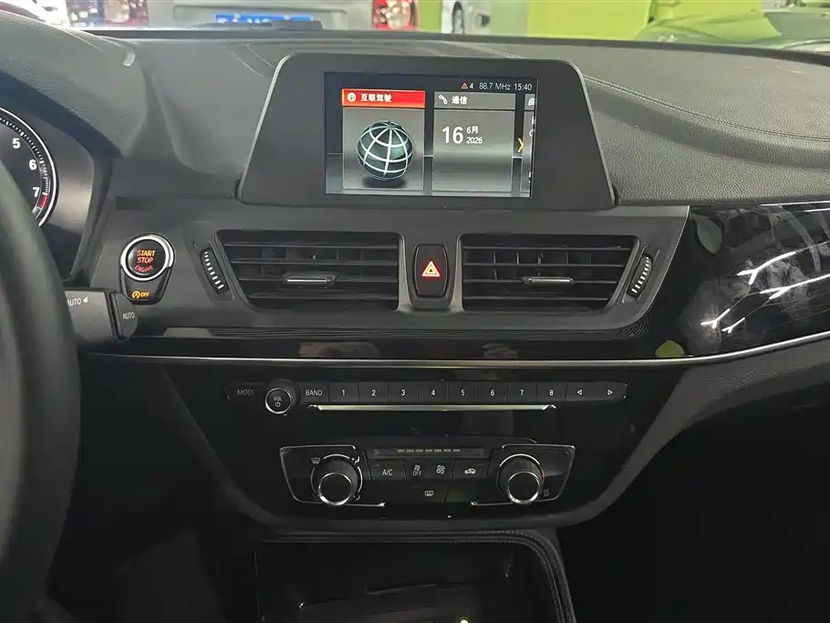 BMW 1 Series 2017 — фото 13
