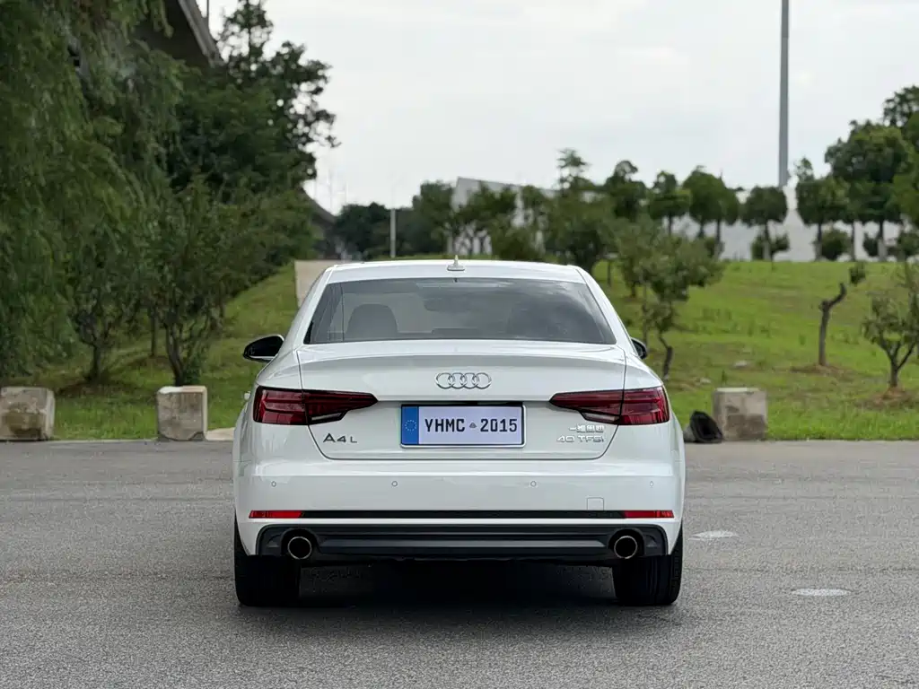 Audi A4L 2017 — фото 18