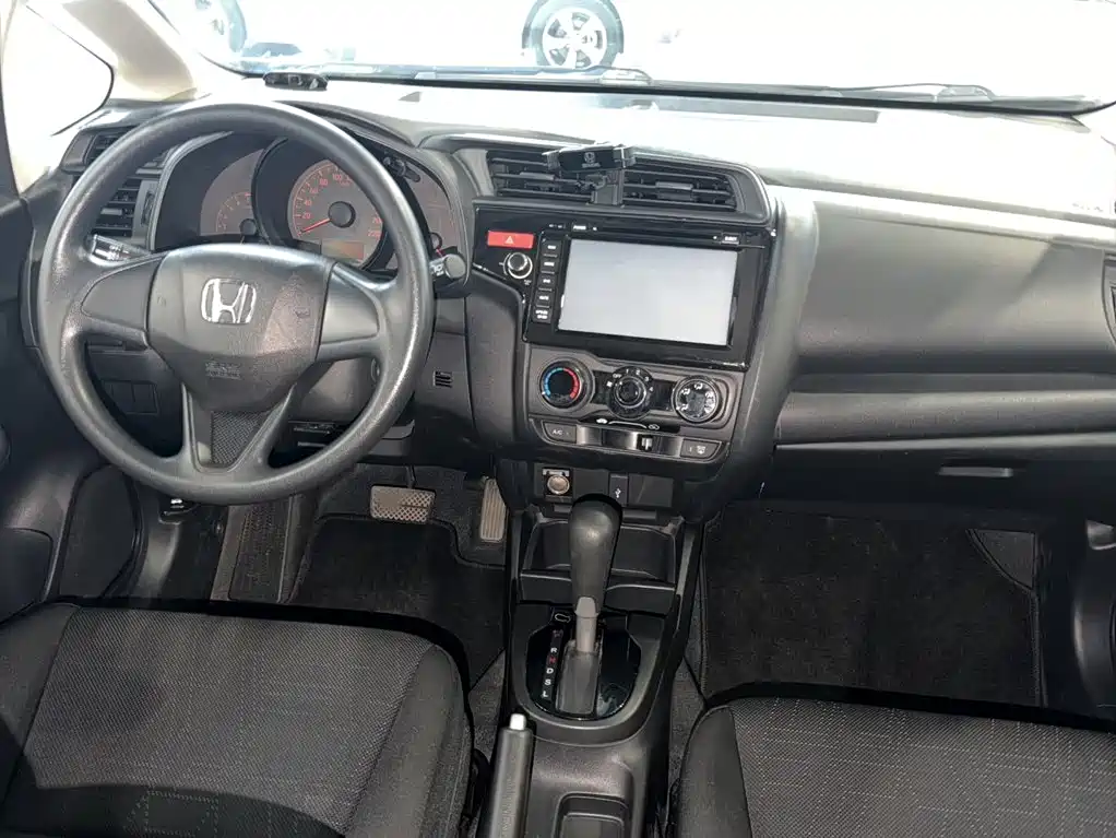 Honda Fit 2016 — фото 10
