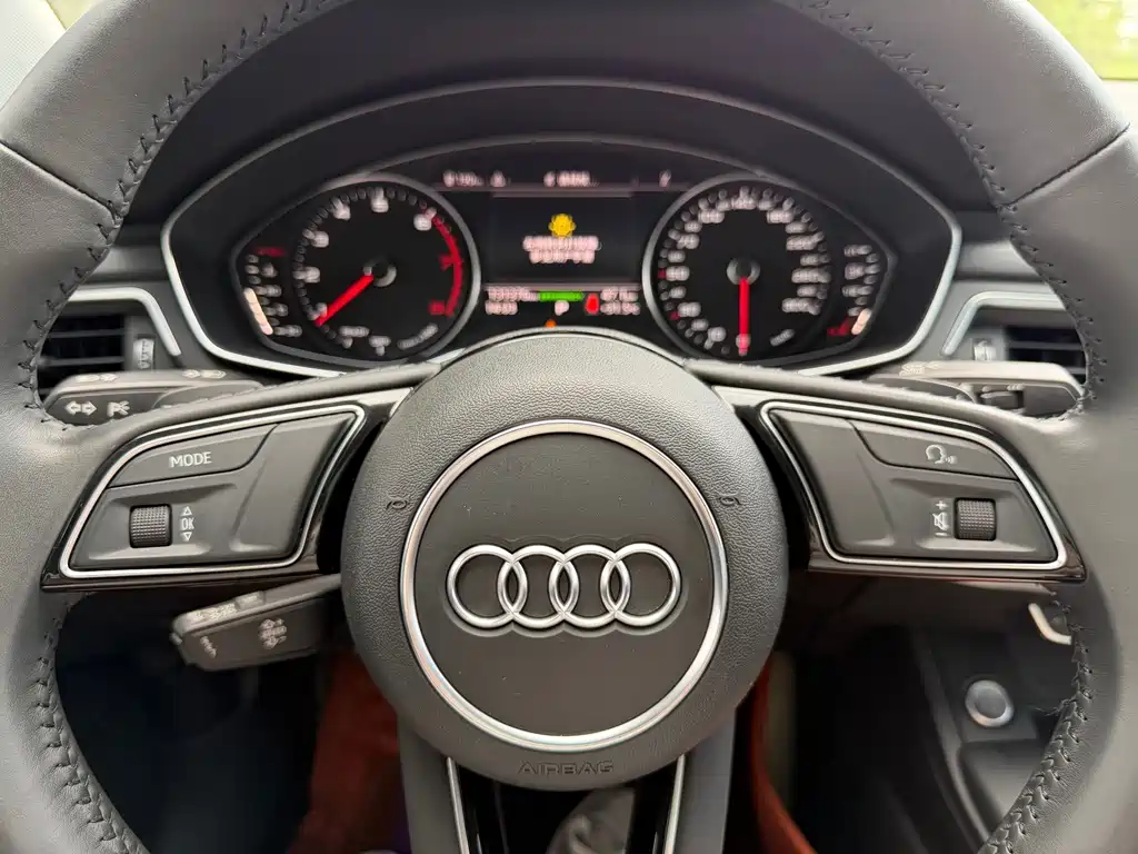 Audi A4L 2017 — фото 11