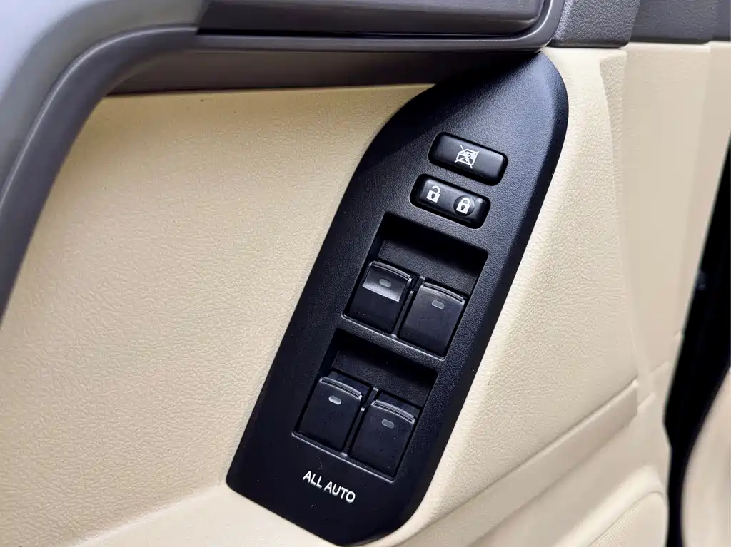 Toyota Prado 2017 — фото 11