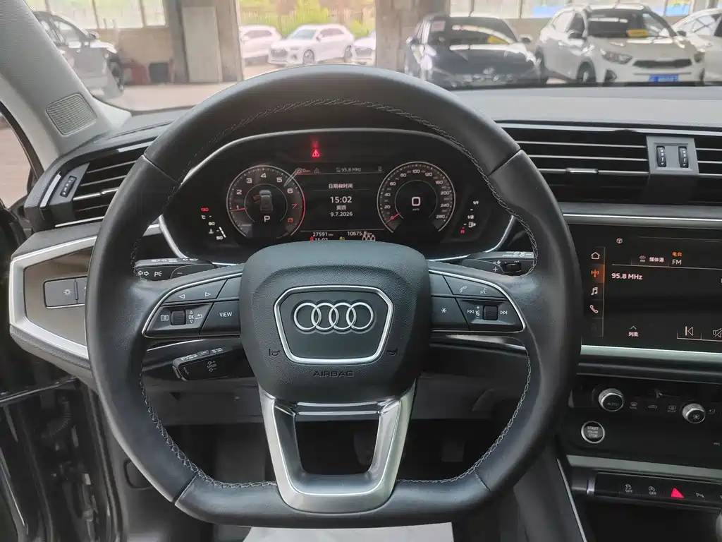Audi Q3 2022 — фото 16
