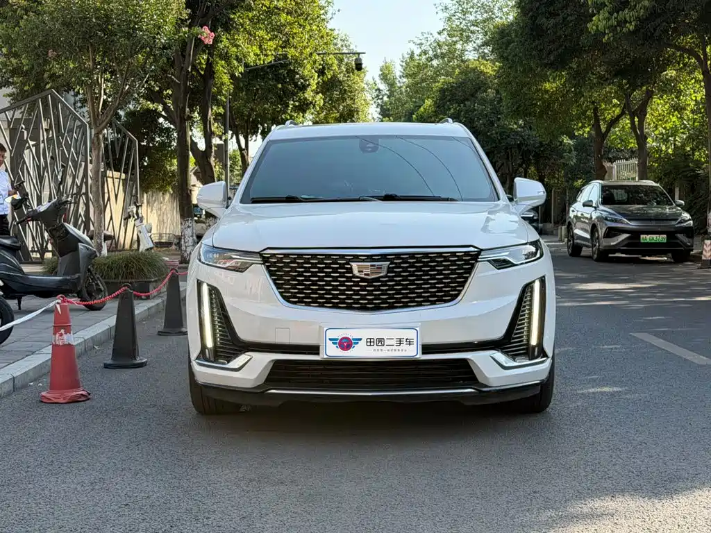 Cadillac XT6 2021 — фото 2