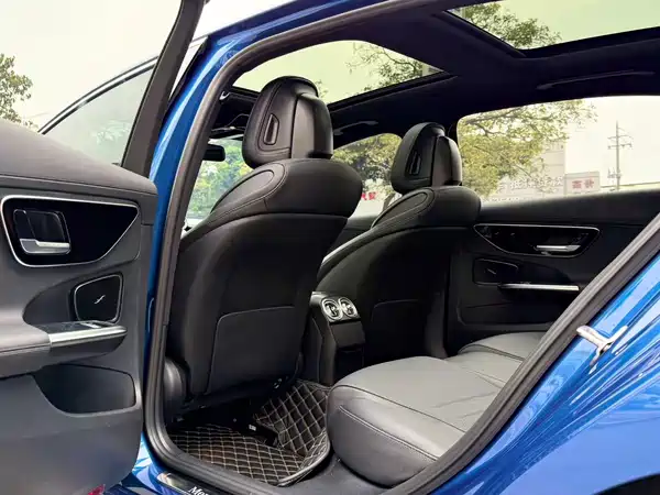 Mercedes-Benz C-Class 2023