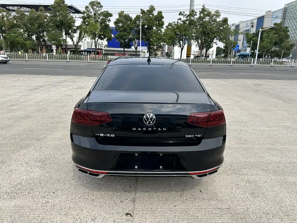 Volkswagen Magotan 2025