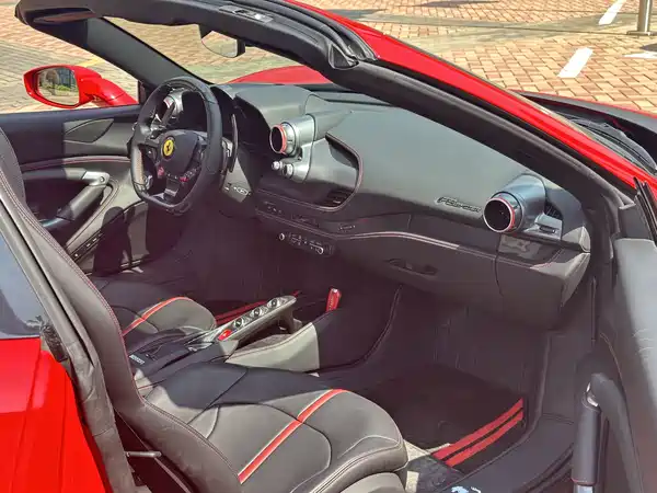 Ferrari F8 2023