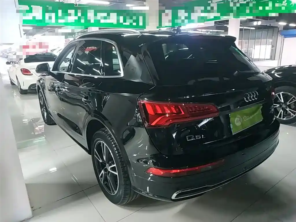 Audi Q5L 2021 — фото 5