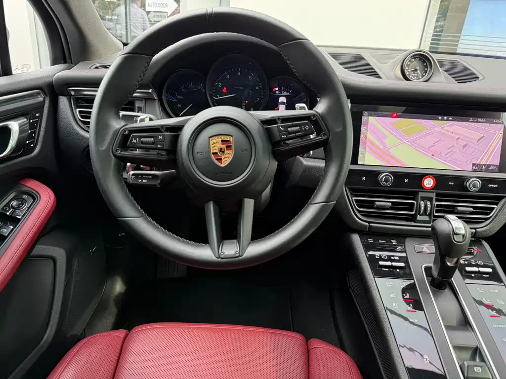 Porsche Macan 2022 — фото 12