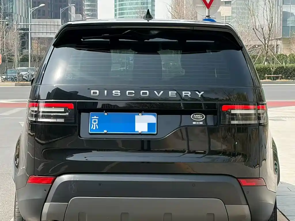 Land Rover Discovery 2018 — фото 17