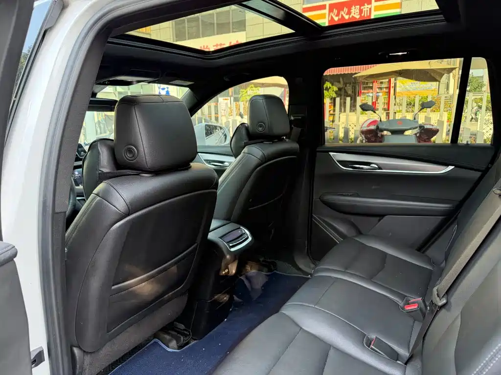 Cadillac XT6 2021 — фото 11