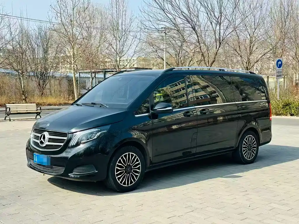 Mercedes-Benz V-Class 2018 — фото 1
