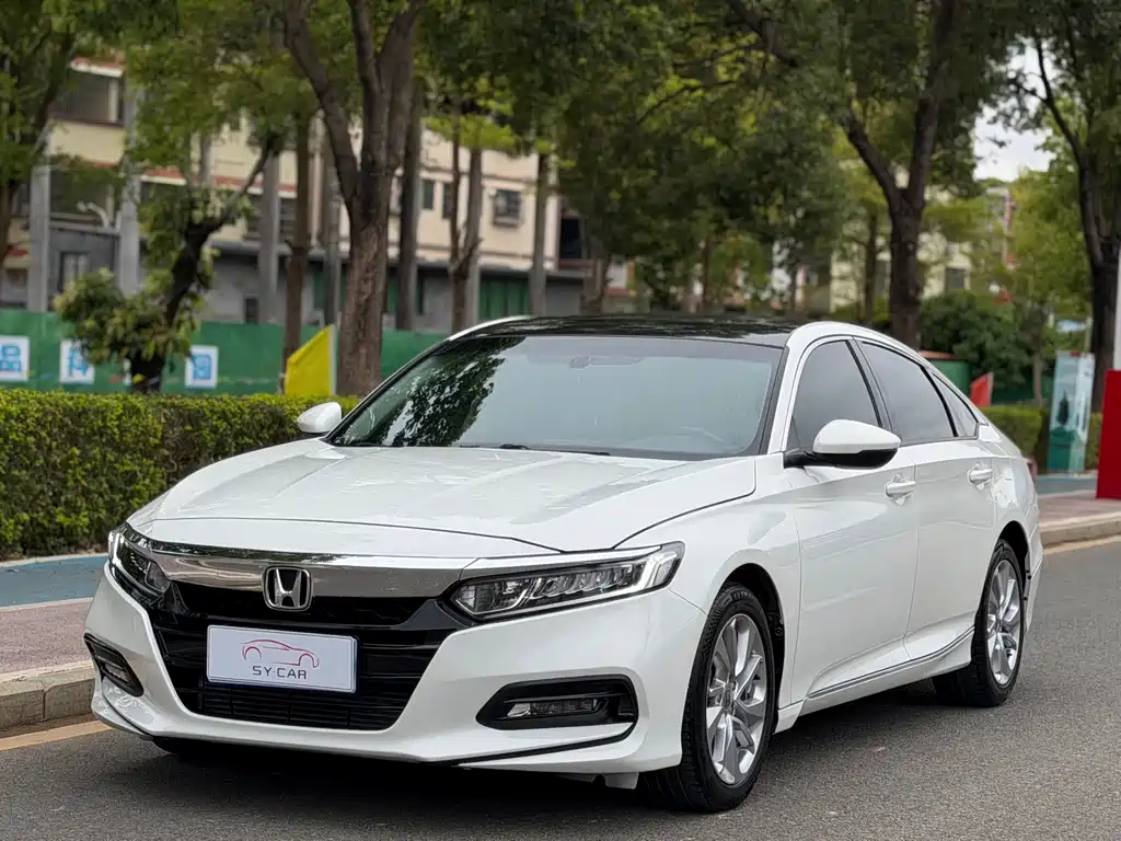 Honda Accord 2021 — фото 1