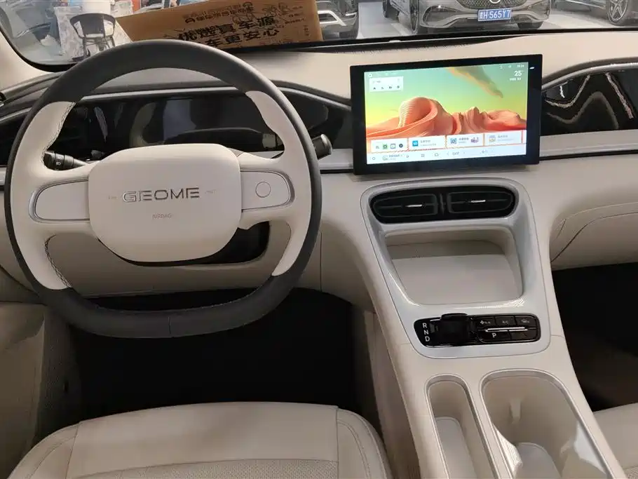 Geely Galaxy Starwish 2025 — фото 12
