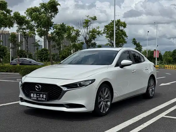 Mazda 3 Axela 2021