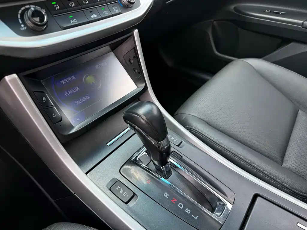 Honda Accord 2015 — фото 11