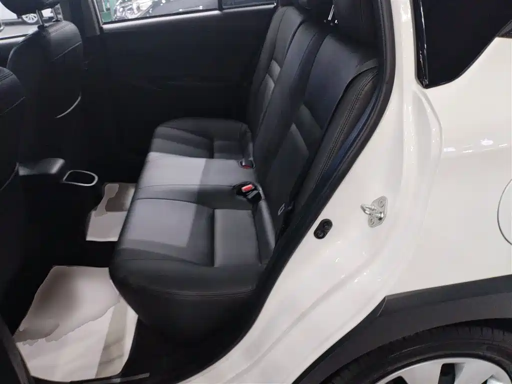Toyota Yaris L 2022 — фото 13