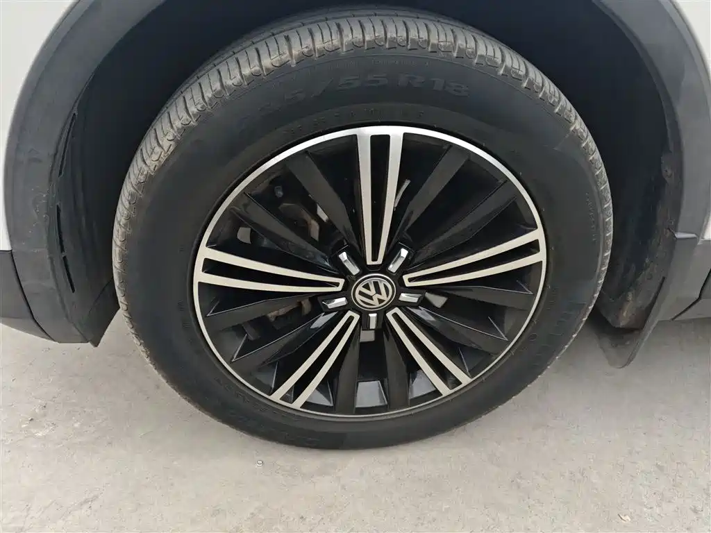 Volkswagen Tiguan L 2018 — фото 23