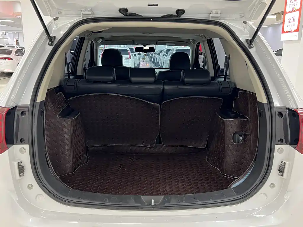 Mitsubishi Outlander 2020 — фото 18