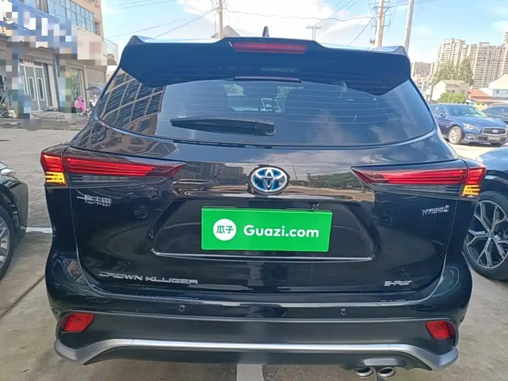 Toyota Crown Kluger 2024
