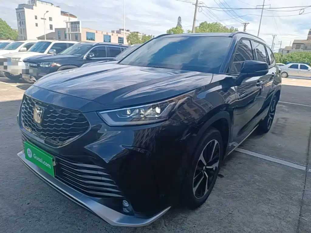 Toyota Crown Kluger 2024
