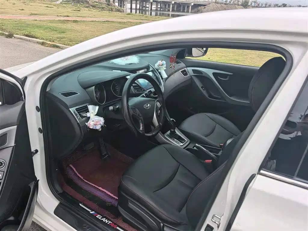 Hyundai Elantra Langdong 2018 — фото 7