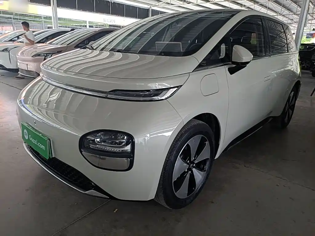 Baojun Clouds 2023