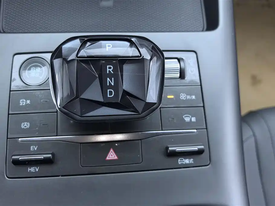 BYD Qin PLUS 2025 — фото 16