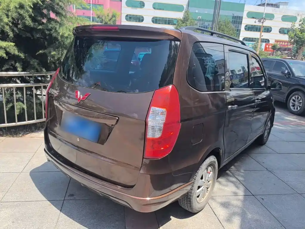 Wuling Hongguang 2016