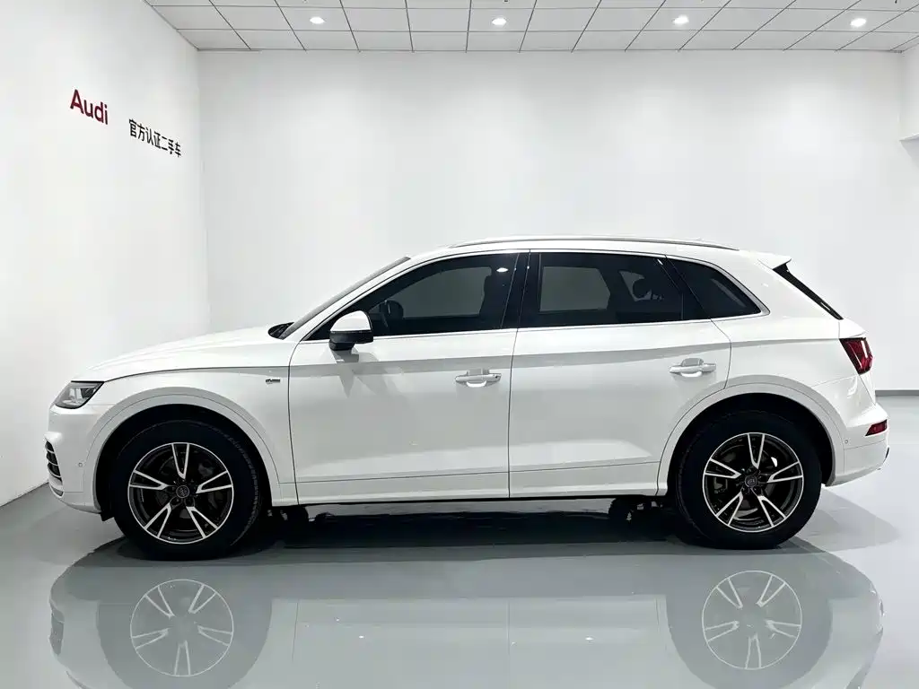 Audi Q5L 2021 — фото 4