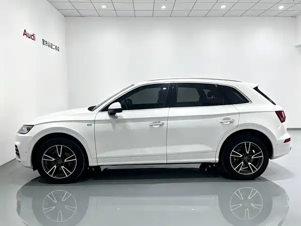 Audi Q5L 2021