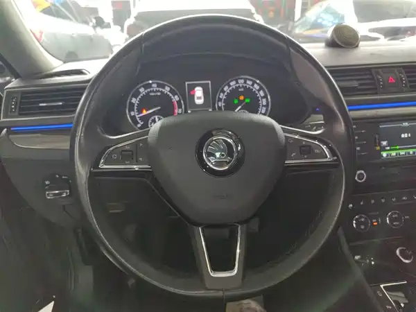 Skoda Superb 2016