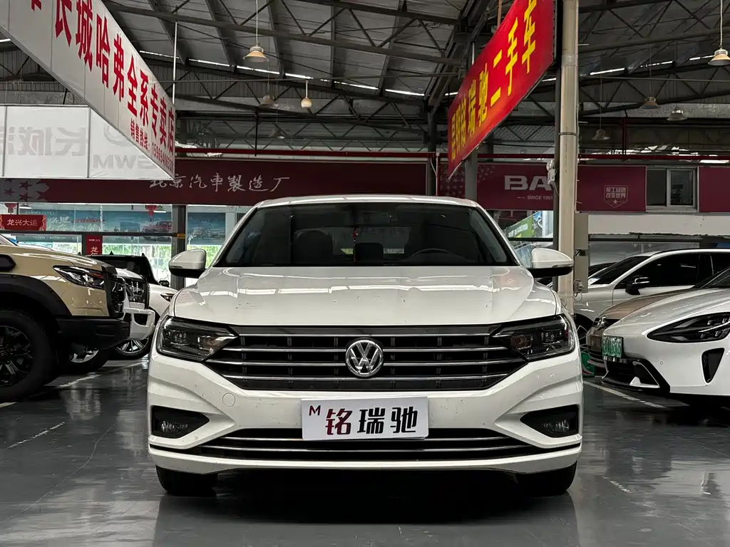 Volkswagen Sagitar 2019