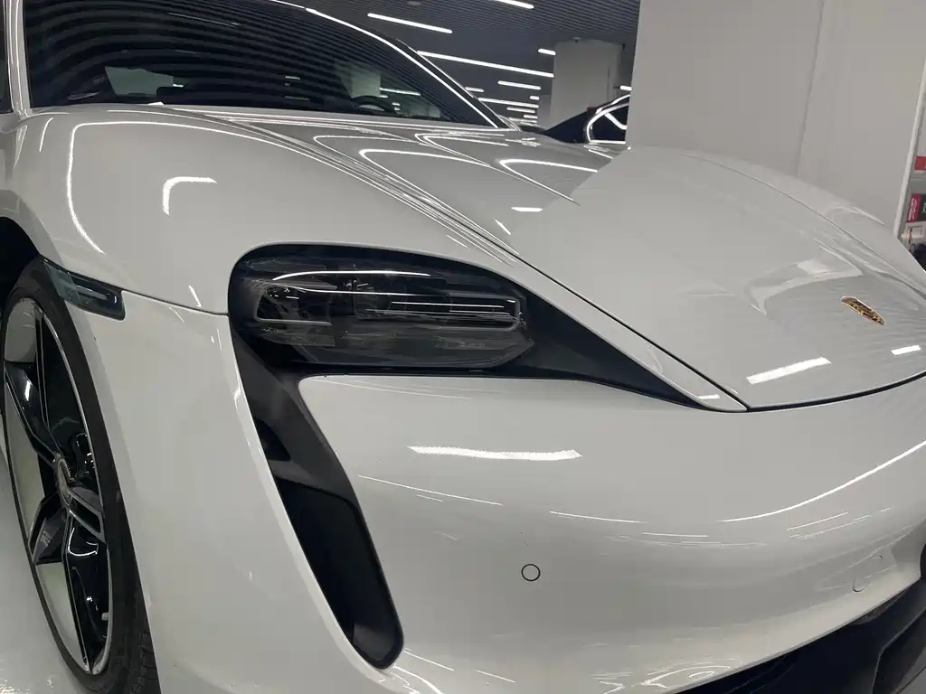 Porsche Taycan 2022