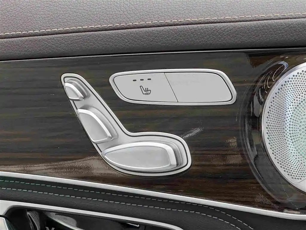Mercedes-Benz GLC 2018 — фото 16