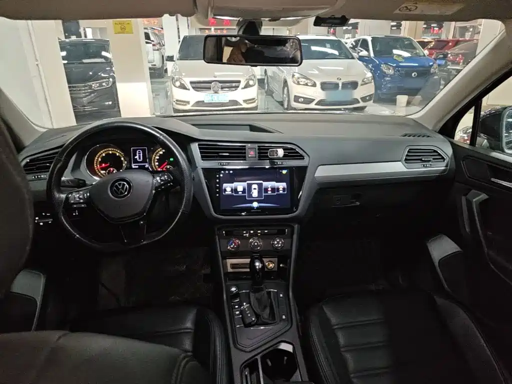 Volkswagen Tiguan L 2021 — фото 10