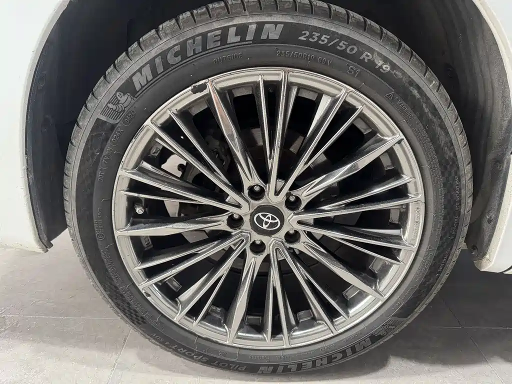 Toyota Alphard 2017 — фото 14