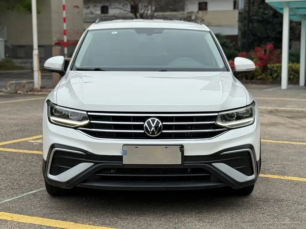 Volkswagen Tiguan L 2022 — фото 2
