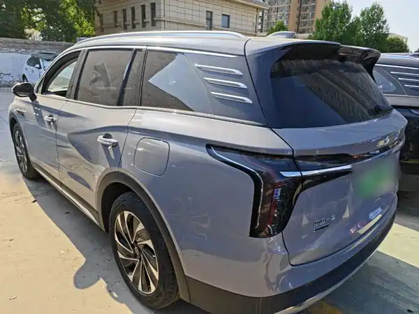Hongqi HS7 PHEV 2024