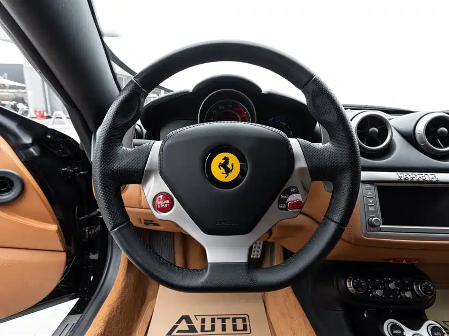 Ferrari California T 2010 — фото 12
